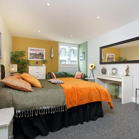 Cobalt Point, South Quay Appartement Londen Buitenkant foto