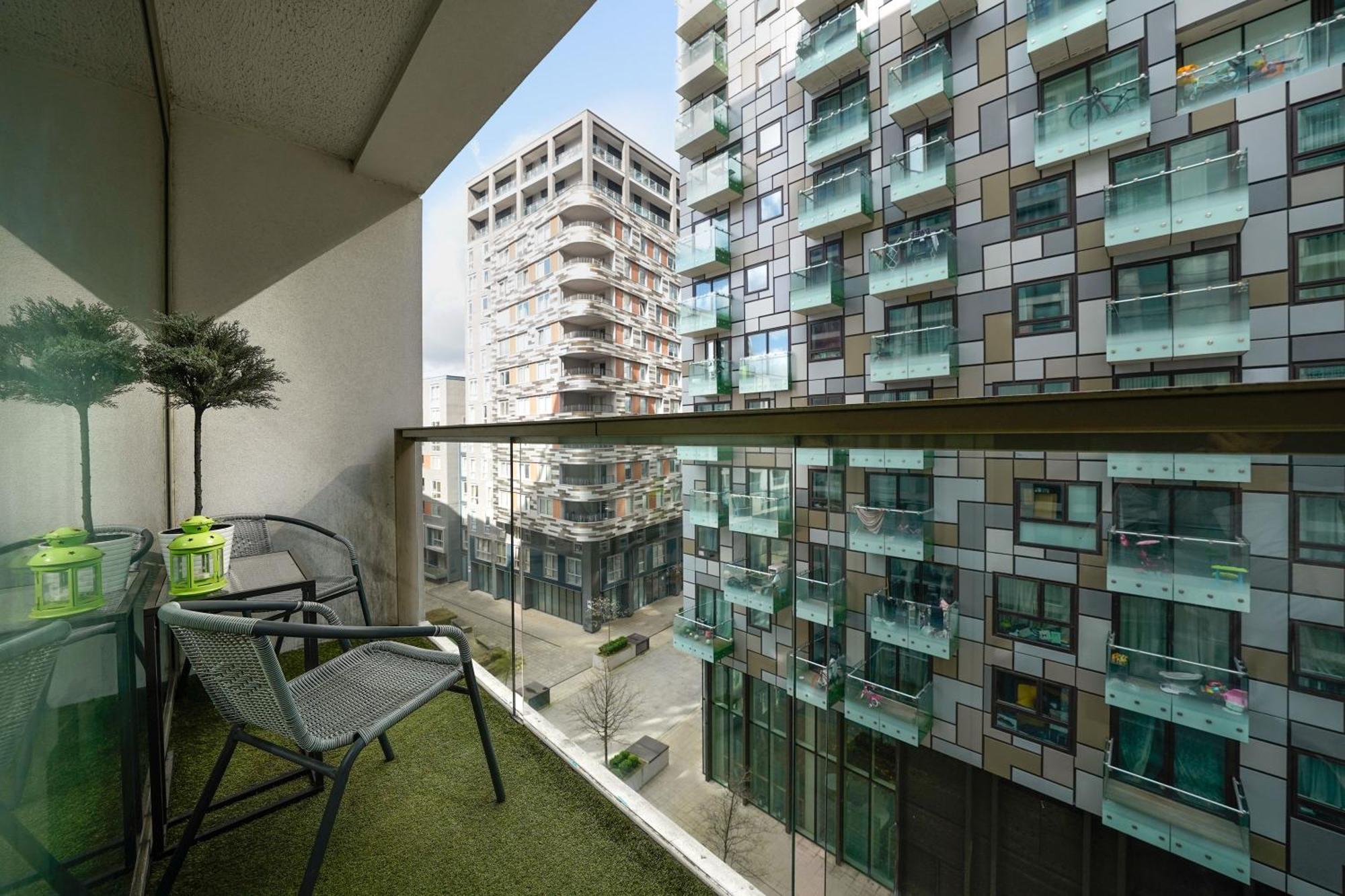 Cobalt Point, South Quay Appartement Londen Buitenkant foto